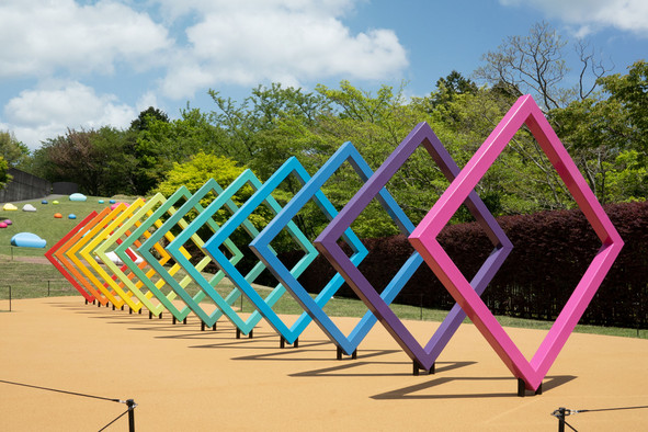 箱根 彫刻の森美術館 The Hakone Open Air Museum 開催情報 彫刻と芝生の新休憩エリア ポケっと